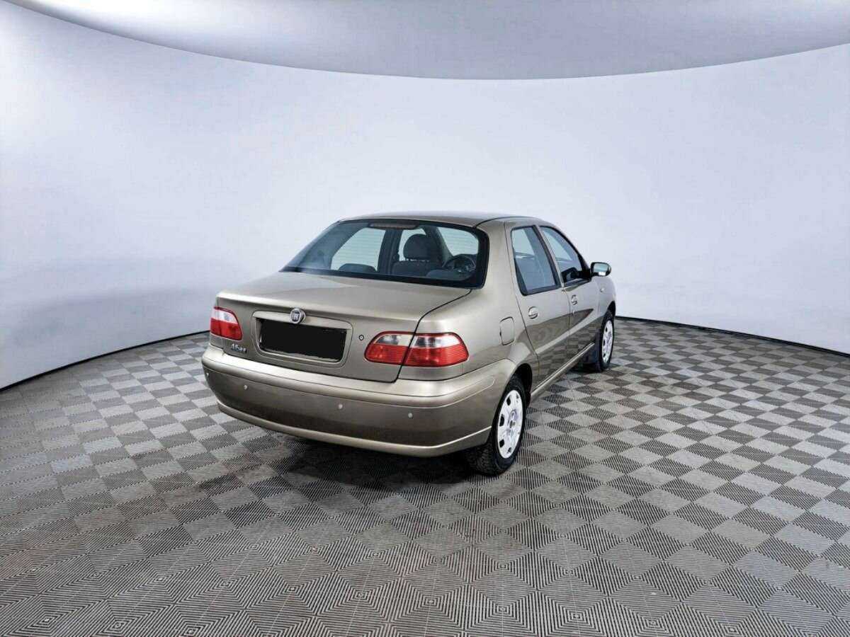 Fiat Albea с пробегом — 2010 год. Фото: #4