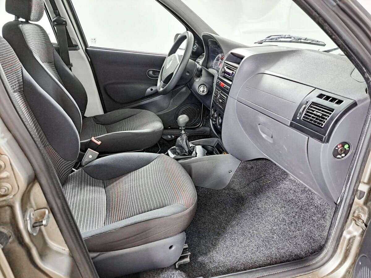 Fiat Albea с пробегом — 2010 год. Фото: #8