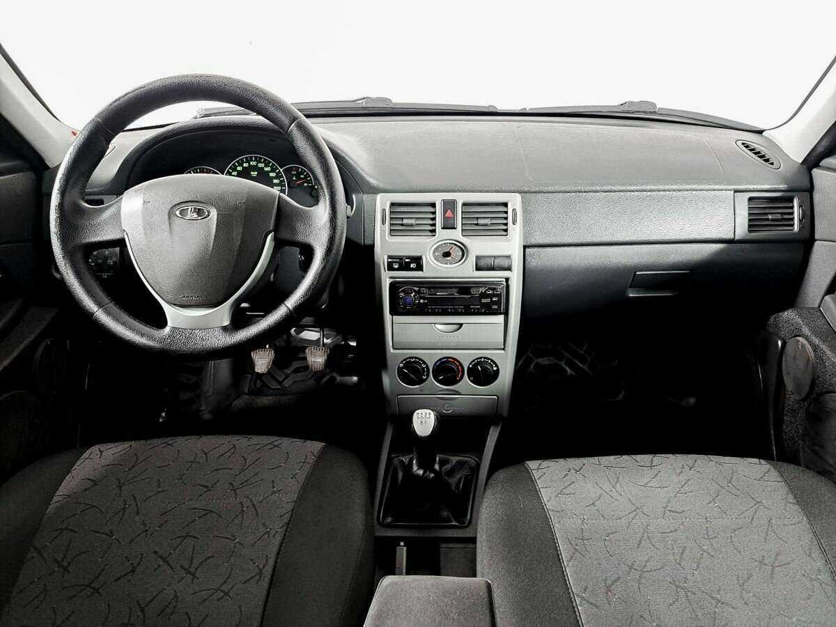 Lada (ВАЗ) Priora с пробегом — 2013 год. Фото: #11