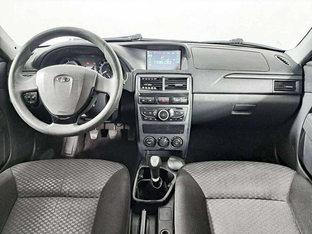 Lada (ВАЗ) Priora с пробегом — 2013 год. Фото: #11