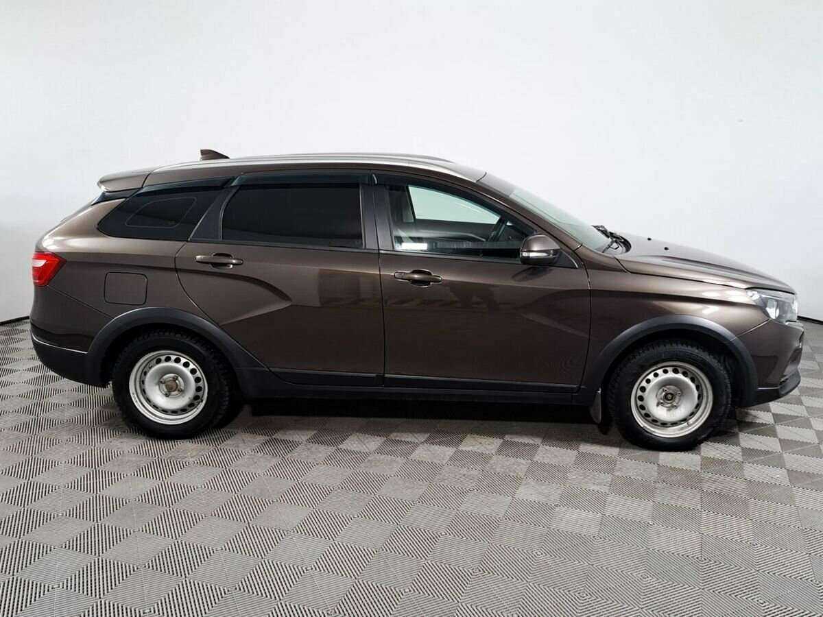 Lada (ВАЗ) Vesta с пробегом — 2017 год. Фото: #3