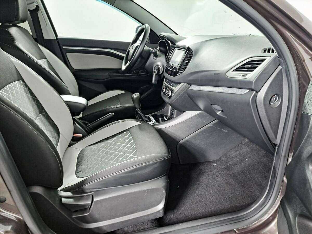 Lada (ВАЗ) Vesta с пробегом — 2017 год. Фото: #8