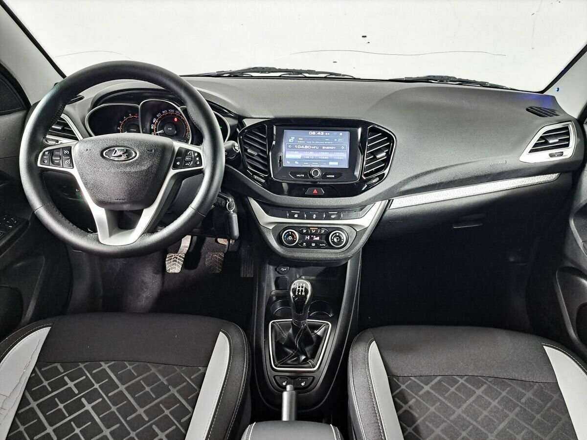 Lada (ВАЗ) Vesta с пробегом — 2017 год. Фото: #11