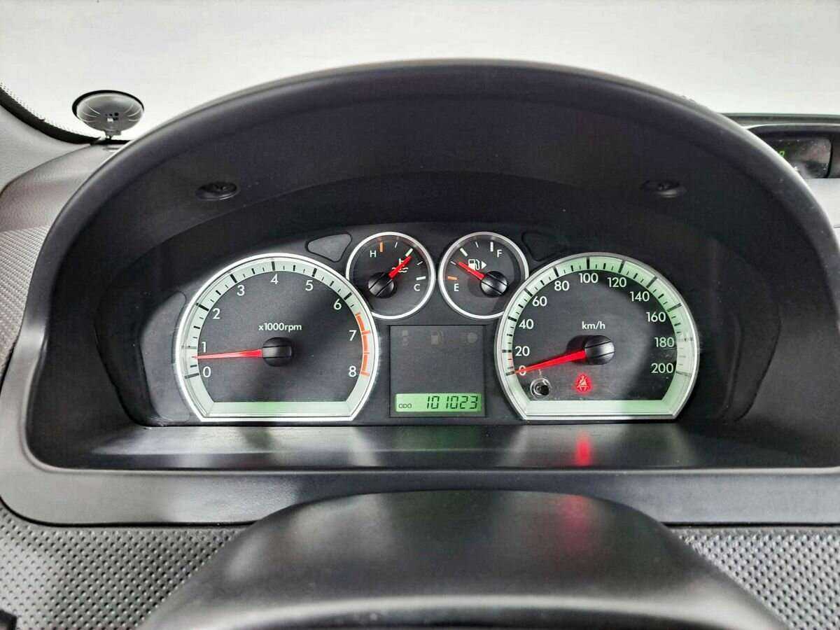 Chevrolet Aveo с пробегом — 2011 год. Фото: #10