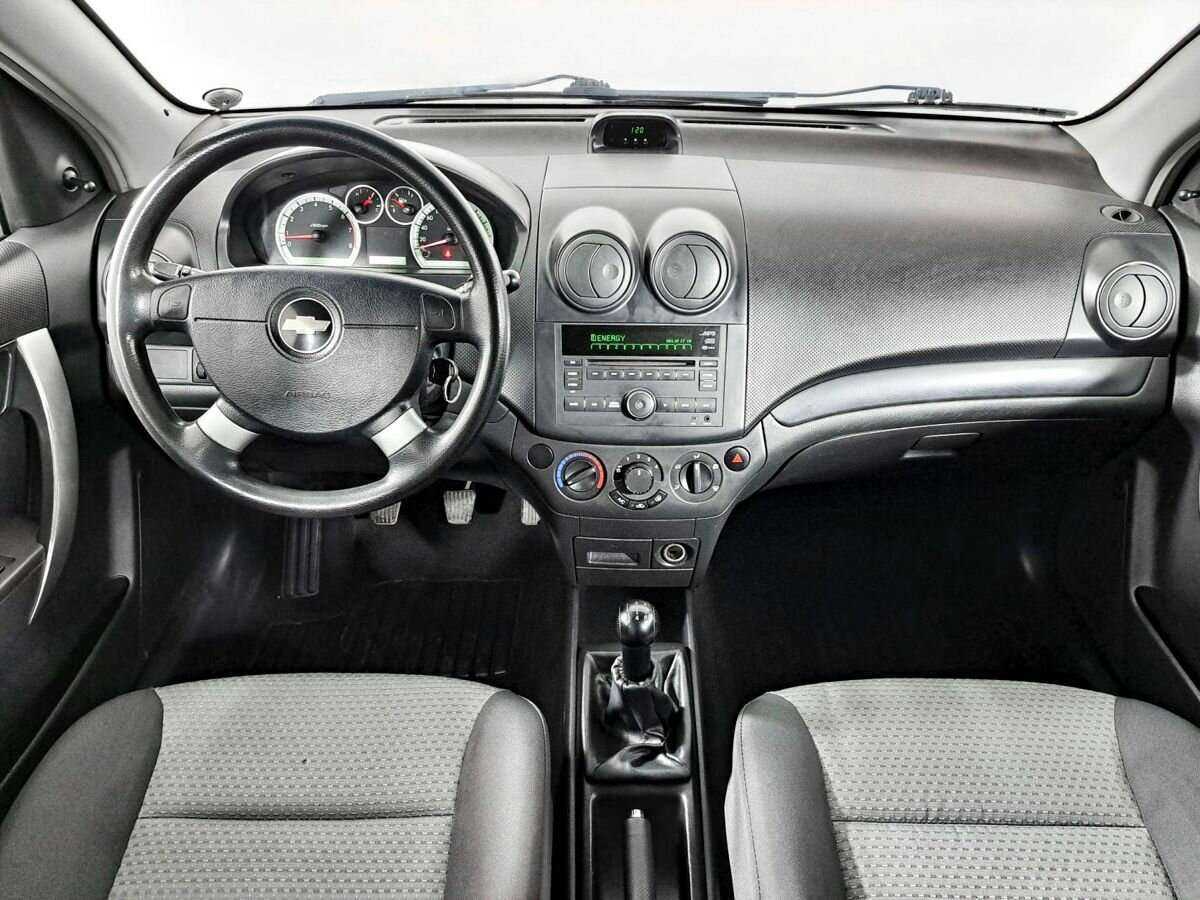 Chevrolet Aveo с пробегом — 2011 год. Фото: #11