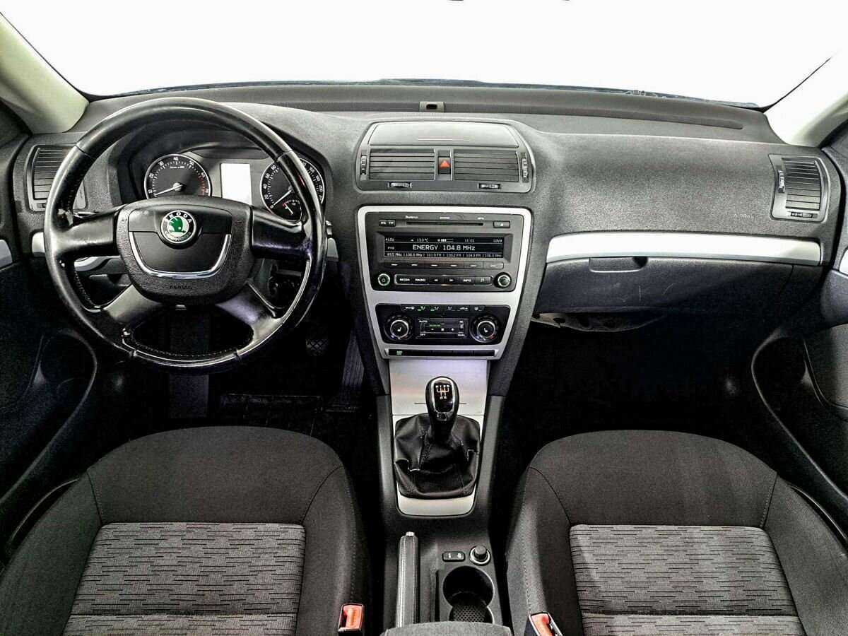 Skoda Octavia с пробегом — 2011 год. Фото: #11