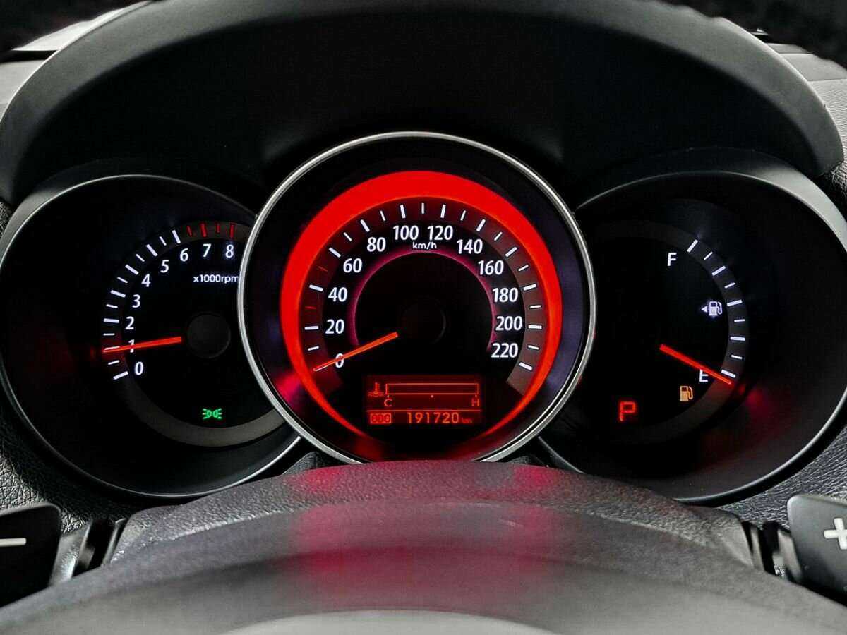 Kia Cerato с пробегом — 2011 год. Фото: #10