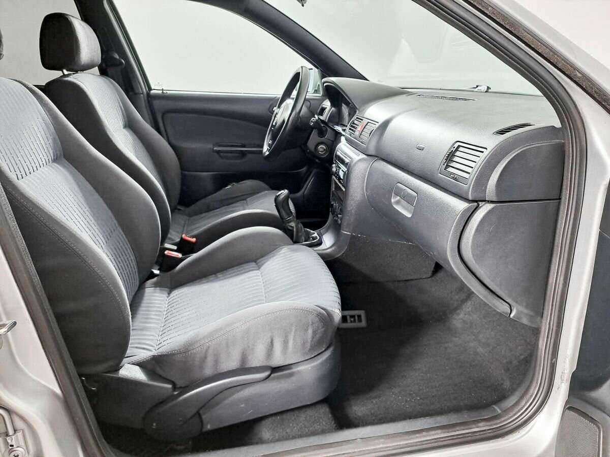 Skoda Octavia с пробегом — 2007 год. Фото: #6