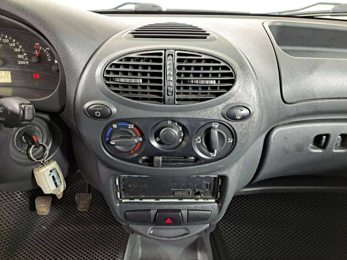 Lada (ВАЗ) Kalina с пробегом — 2013 год. Фото: #12