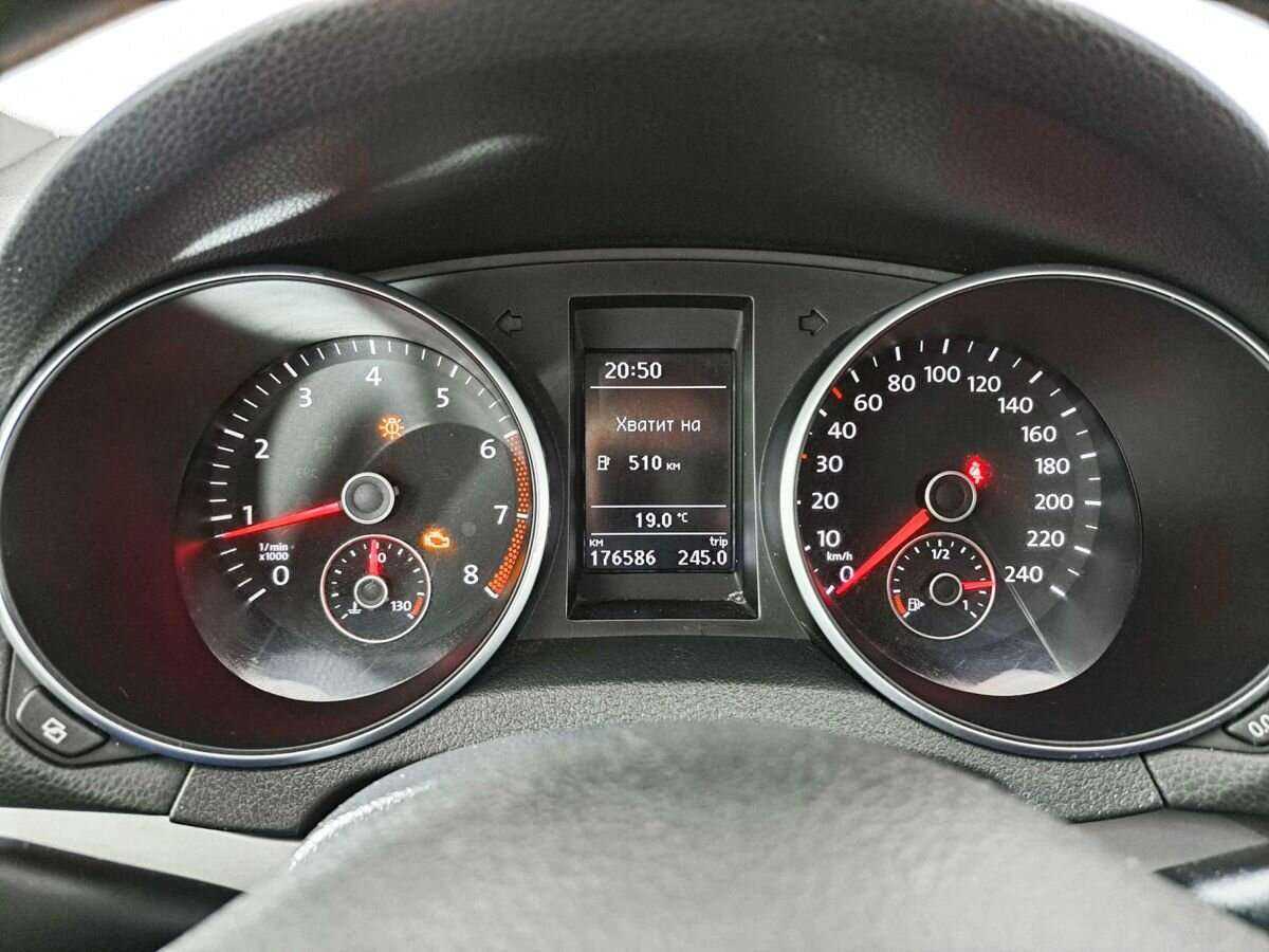 Volkswagen Golf с пробегом — 2010 год. Фото: #12