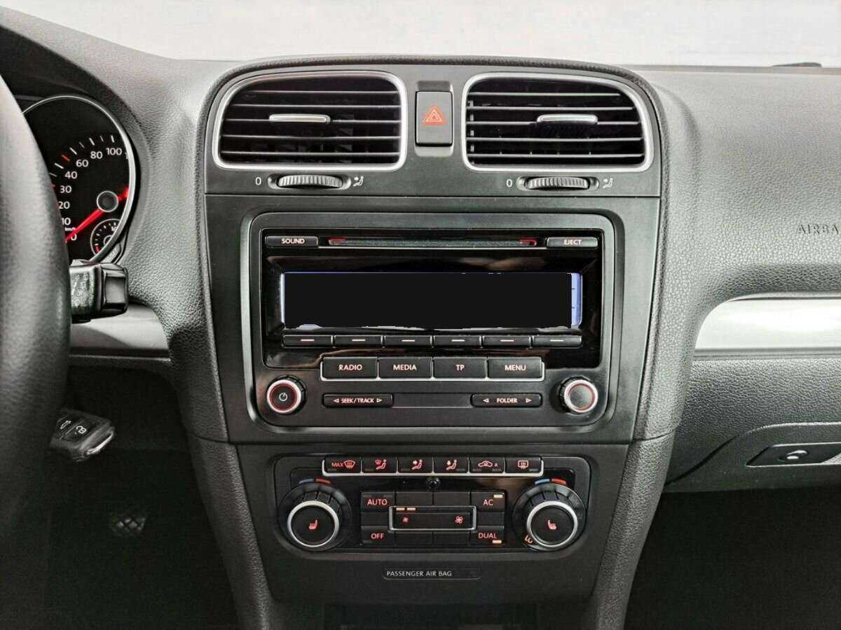 Volkswagen Golf с пробегом — 2010 год. Фото: #14