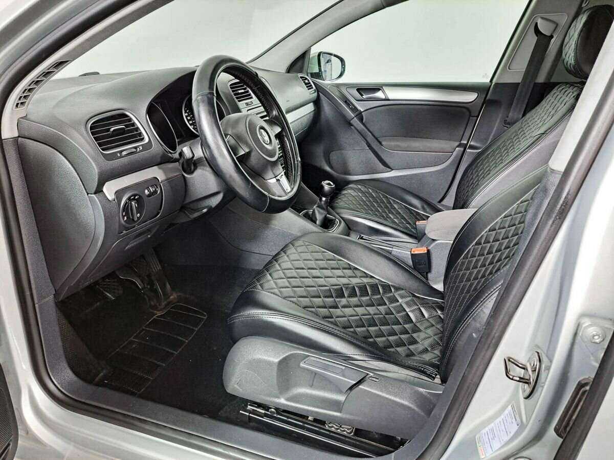 Volkswagen Golf с пробегом — 2010 год. Фото: #15