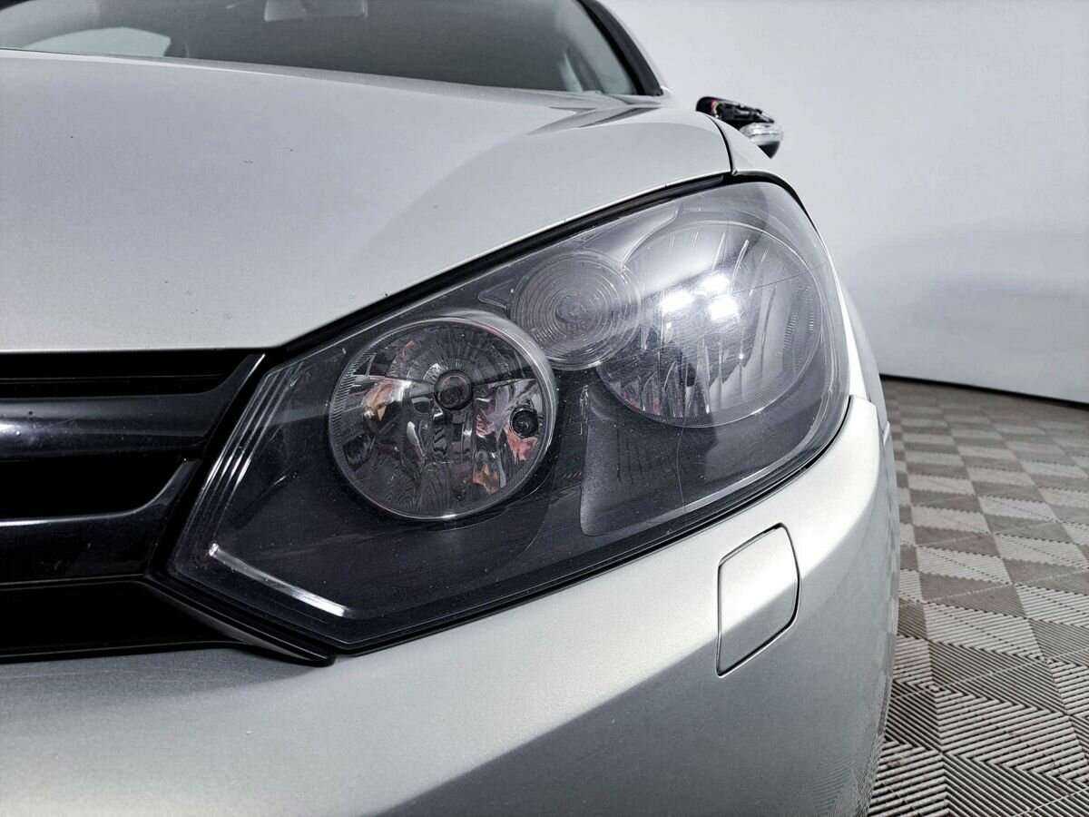 Volkswagen Golf с пробегом — 2010 год. Фото: #16