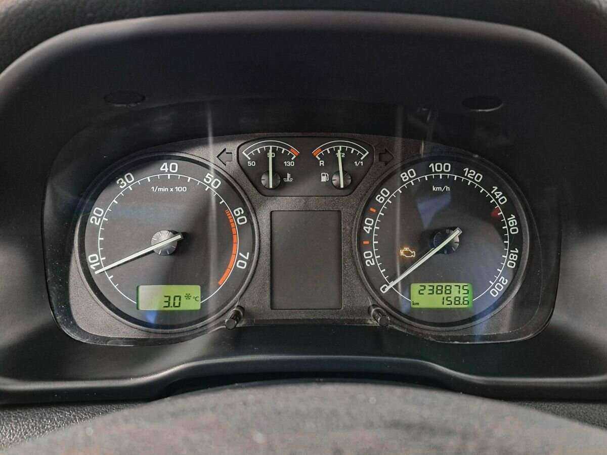 Skoda Octavia с пробегом — 2008 год. Фото: #9