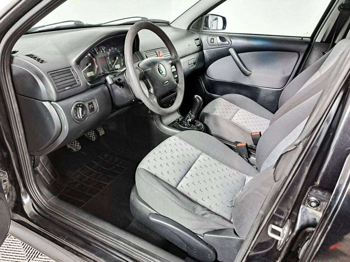 Skoda Octavia с пробегом — 2008 год. Фото: #12