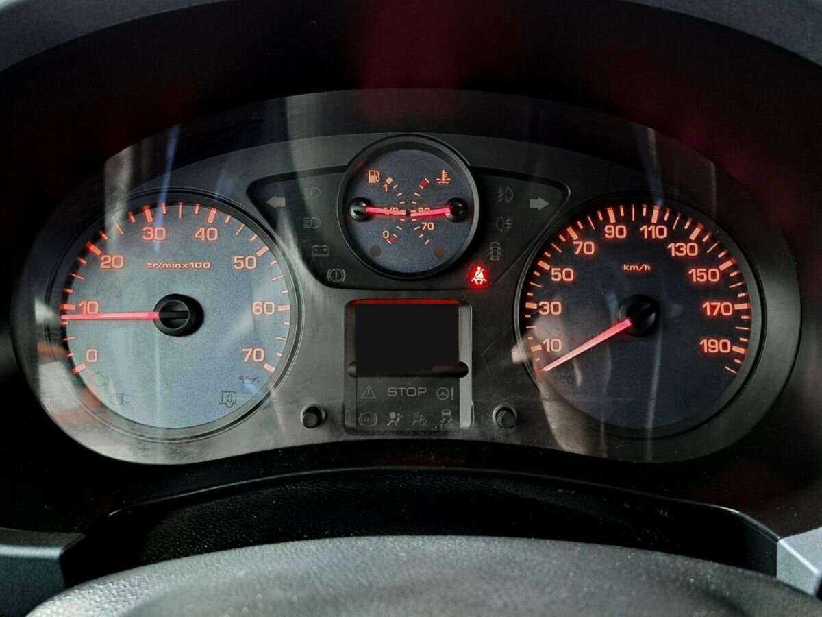 Peugeot Partner с пробегом — 2012 год. Фото: #12