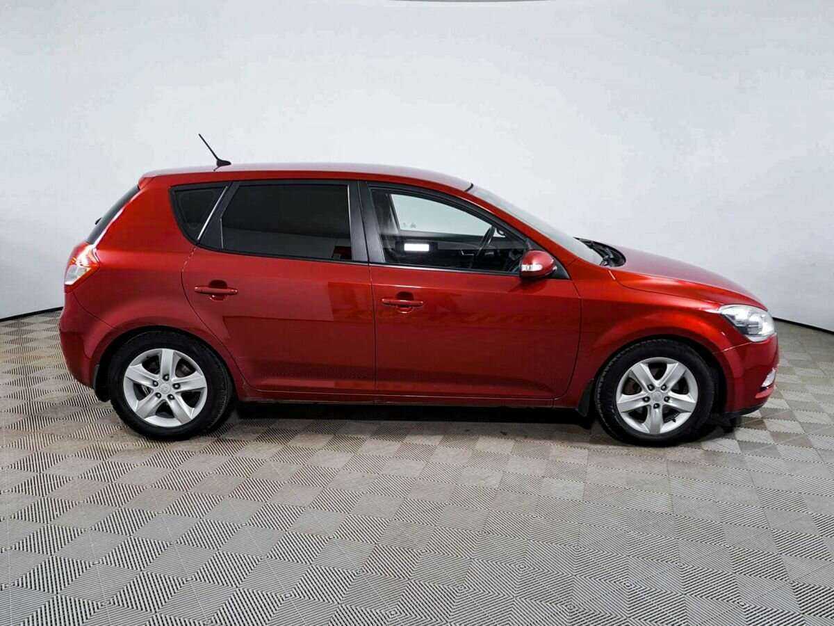 Kia Ceed с пробегом — 2010 год. Фото: #3