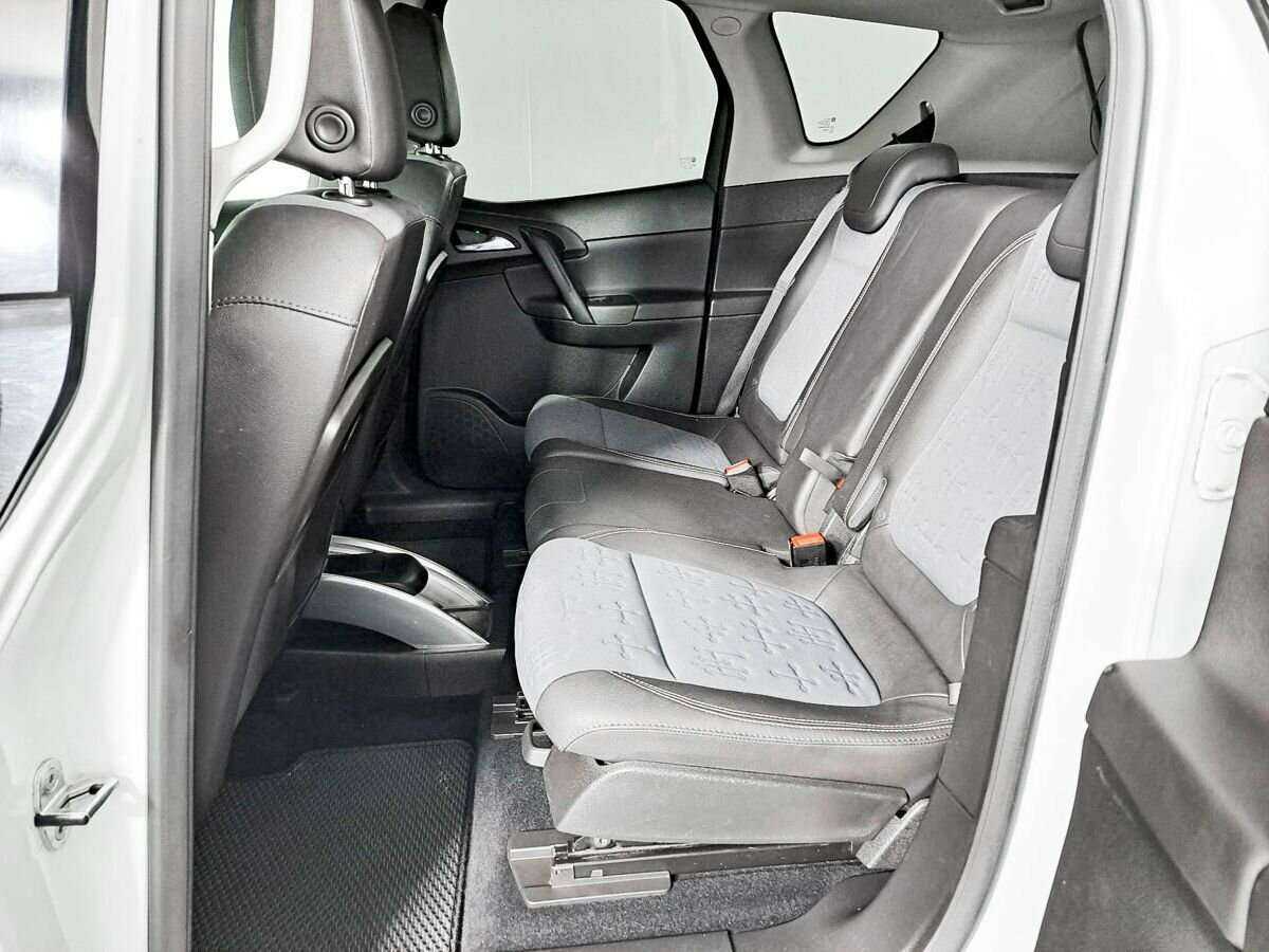 Opel Meriva с пробегом — 2011 год. Фото: #10