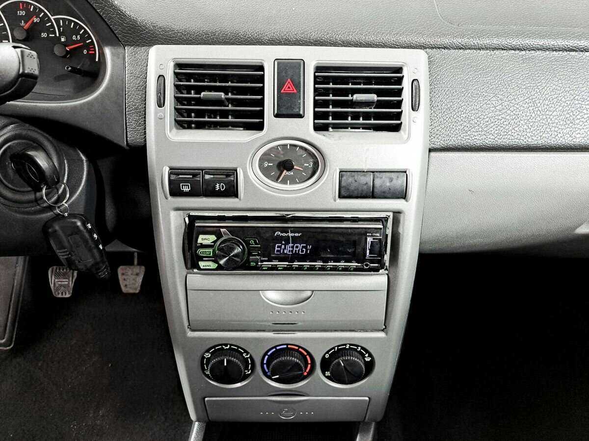 Lada (ВАЗ) Priora с пробегом — 2013 год. Фото: #11