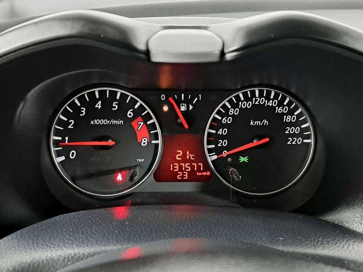 Nissan Note с пробегом — 2012 год. Фото: #10