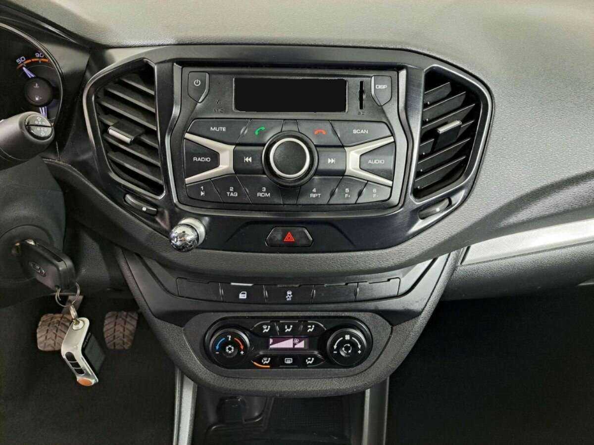 Lada (ВАЗ) Vesta с пробегом — 2018 год. Фото: #14