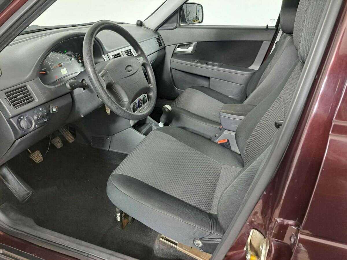 Lada (ВАЗ) Priora с пробегом — 2012 год. Фото: #13