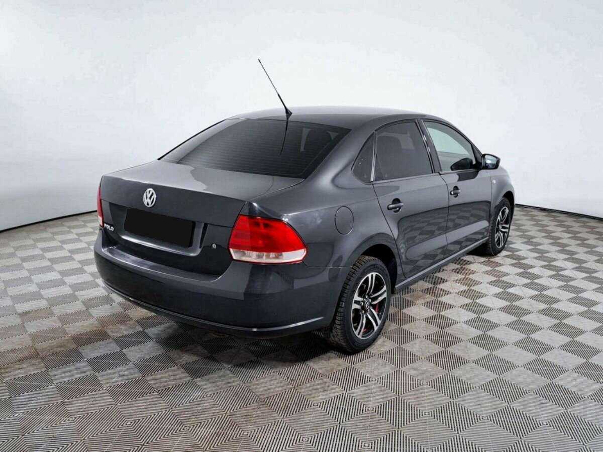 Volkswagen Polo с пробегом — 2012 год. Фото: #4