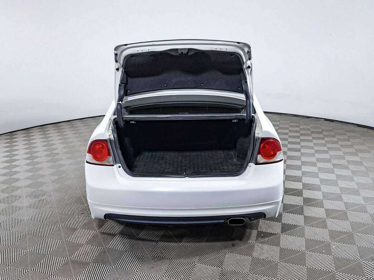 Honda Civic с пробегом — 2007 год. Фото: #9