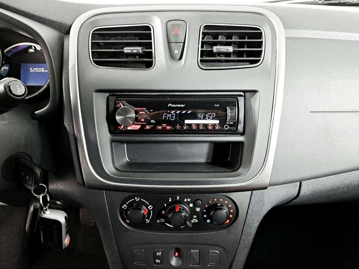 Renault Sandero с пробегом — 2018 год. Фото: #12