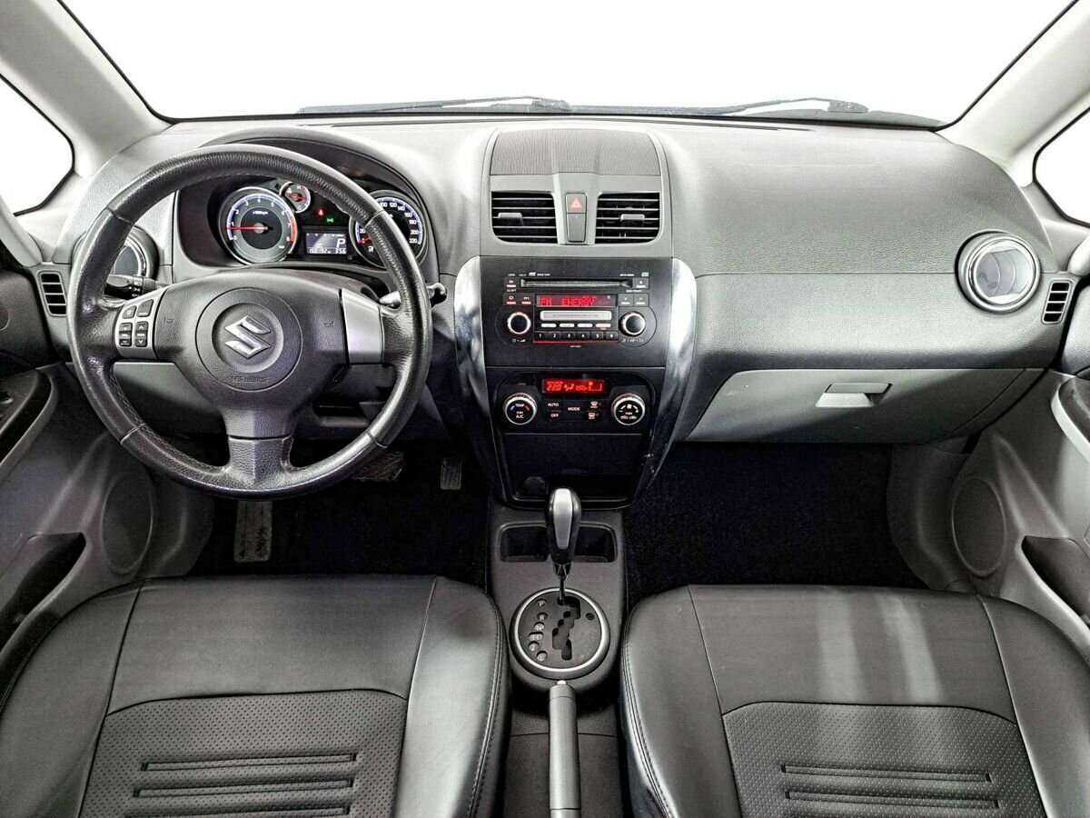 Suzuki SX4 с пробегом — 2012 год. Фото: #11