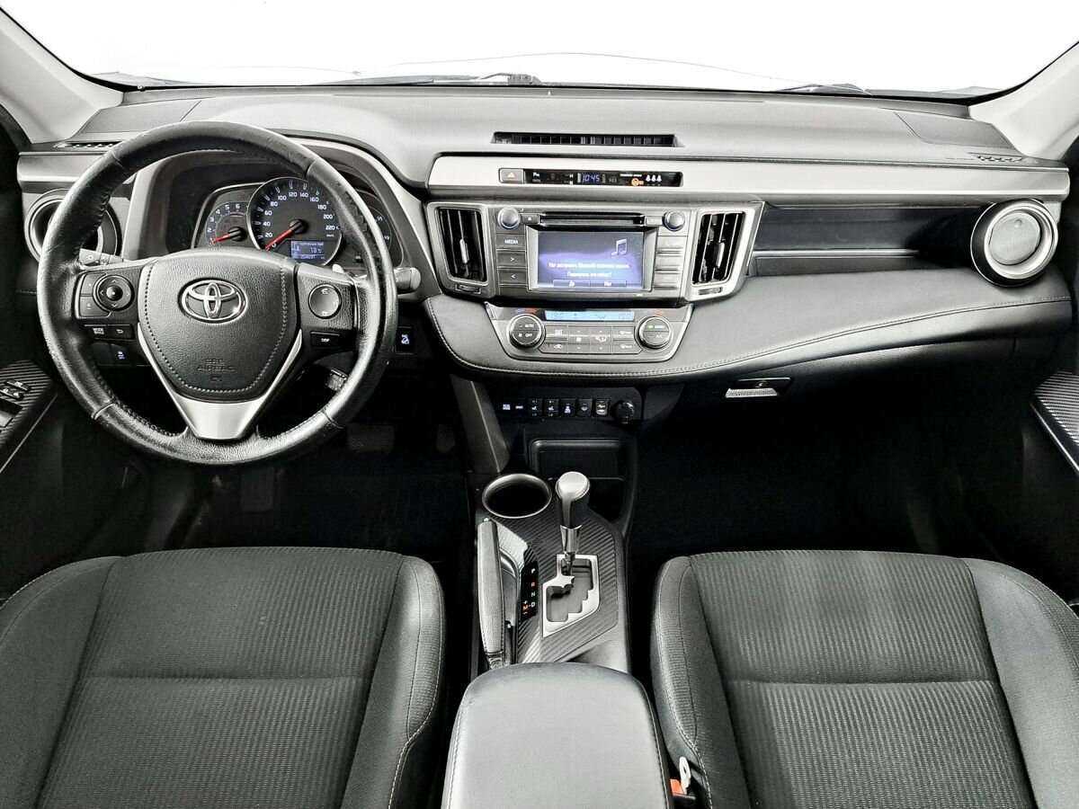 Toyota RAV4 с пробегом — 2015 год. Фото: #9