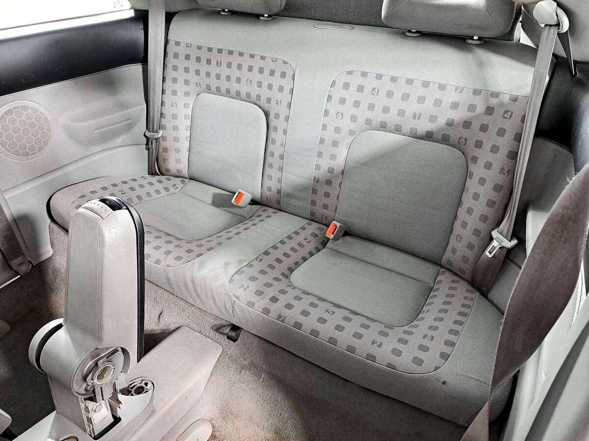 Volkswagen Beetle с пробегом — 1998 год. Фото: #9