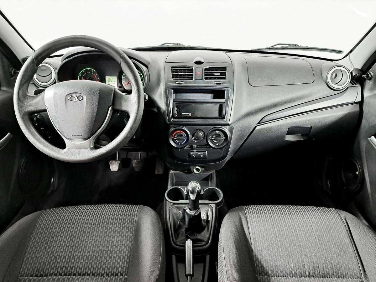 Lada (ВАЗ) Kalina с пробегом — 2015 год. Фото: #10