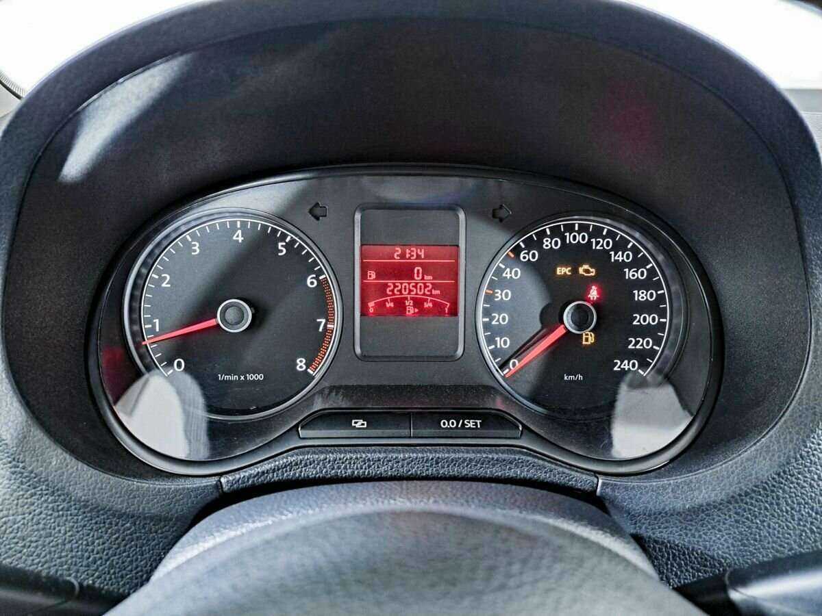 Volkswagen Polo с пробегом — 2014 год. Фото: #10