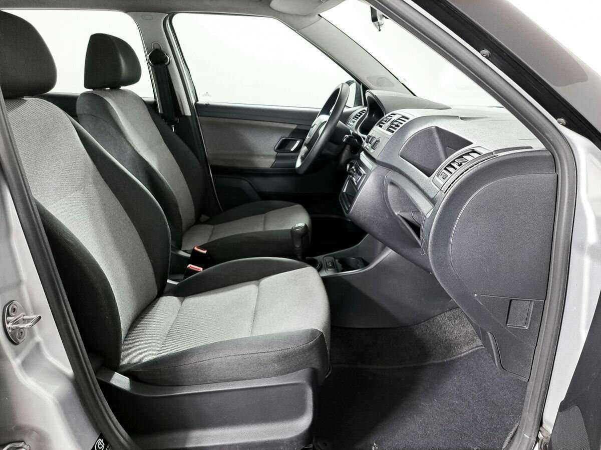 Skoda Fabia с пробегом — 2011 год. Фото: #8