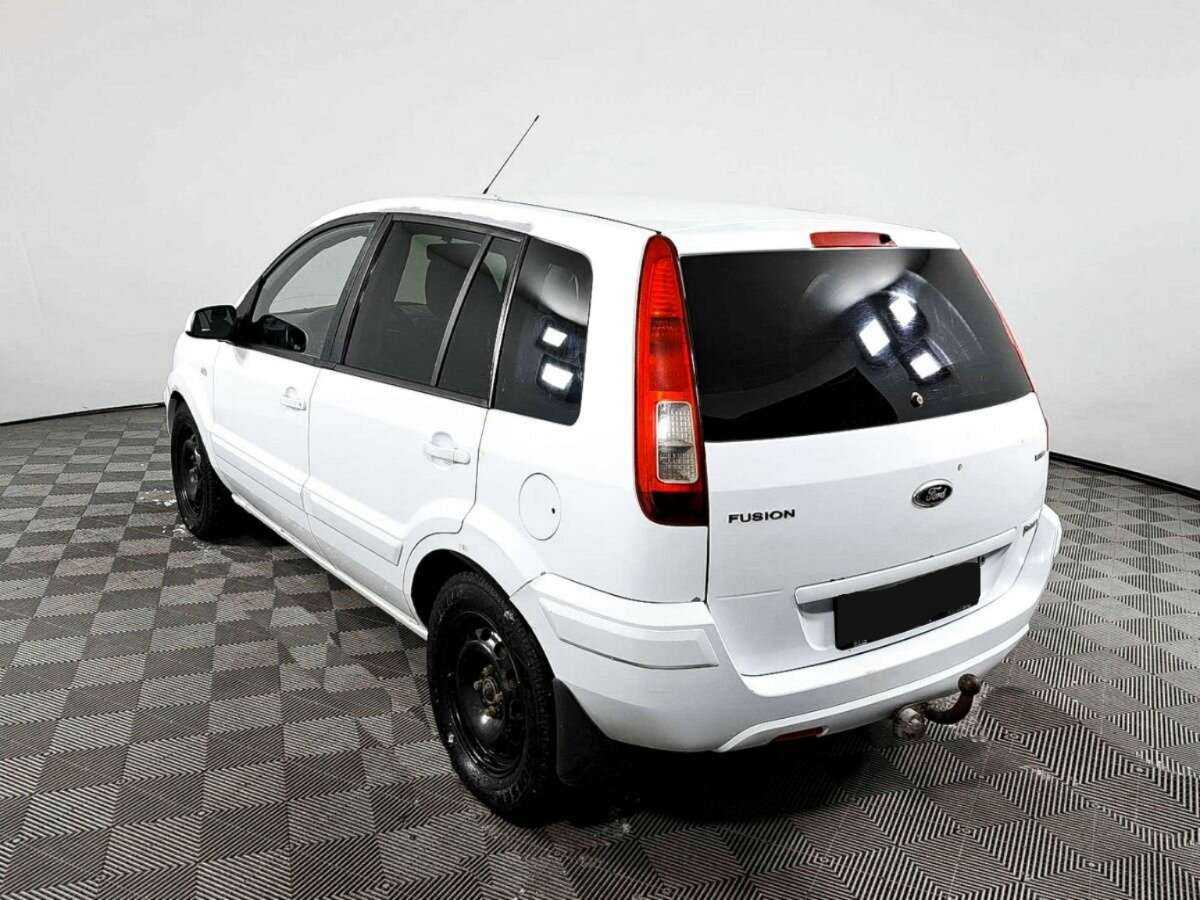 Ford Fusion с пробегом — 2009 год. Фото: #6