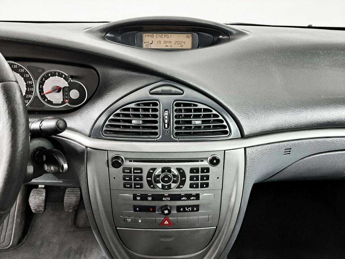 Citroen C5 с пробегом — 2005 год. Фото: #11