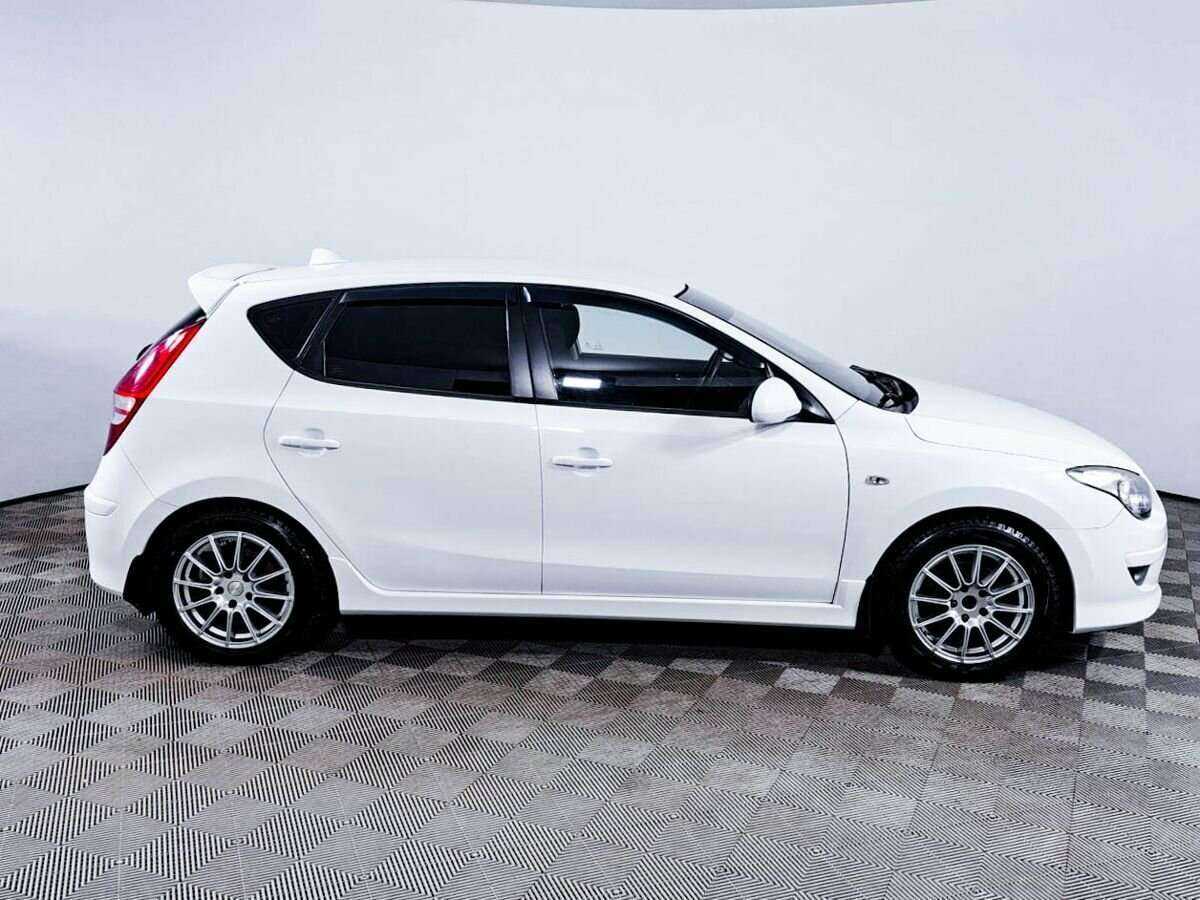 Hyundai i30 с пробегом — 2011 год. Фото: #3