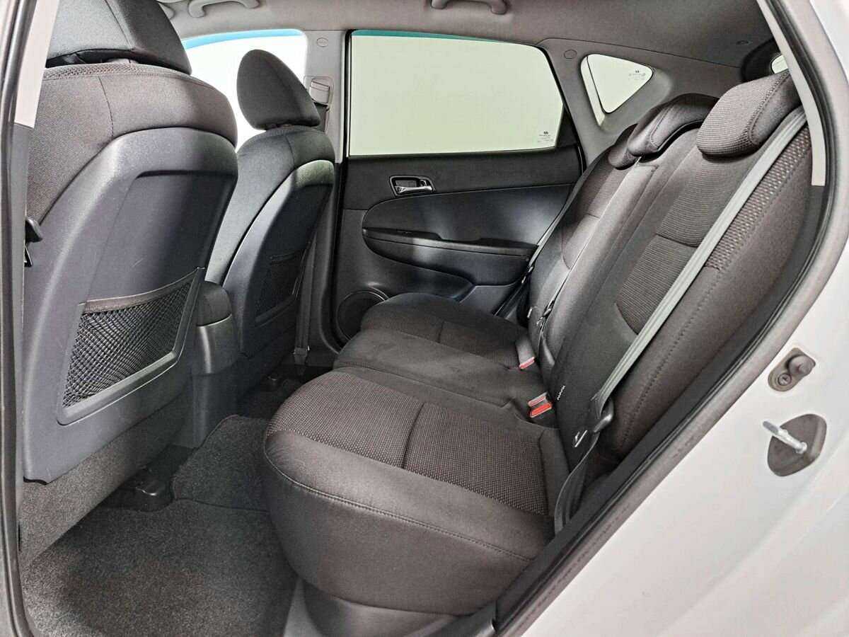 Hyundai i30 с пробегом — 2011 год. Фото: #11