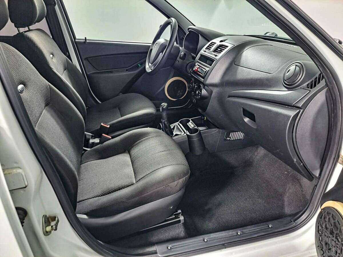 Lada (ВАЗ) Kalina с пробегом — 2013 год. Фото: #10