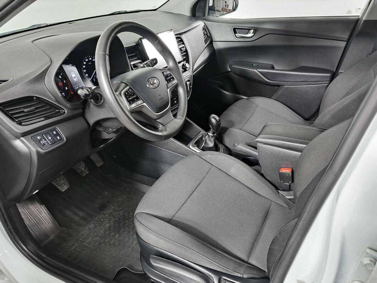 Hyundai Solaris с пробегом — 2021 год. Фото: #14