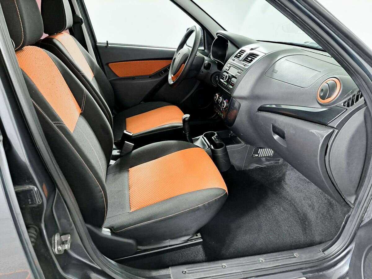 Lada (ВАЗ) Kalina с пробегом — 2018 год. Фото: #8