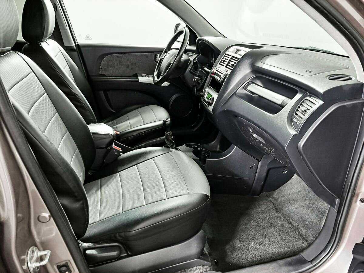 Kia Sportage с пробегом — 2008 год. Фото: #6