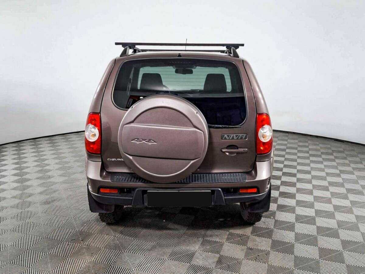 Chevrolet Niva с пробегом — 2017 год. Фото: #5