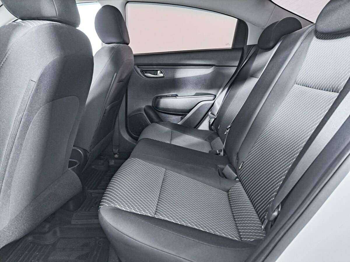 Kia Rio с пробегом — 2017 год. Фото: #11