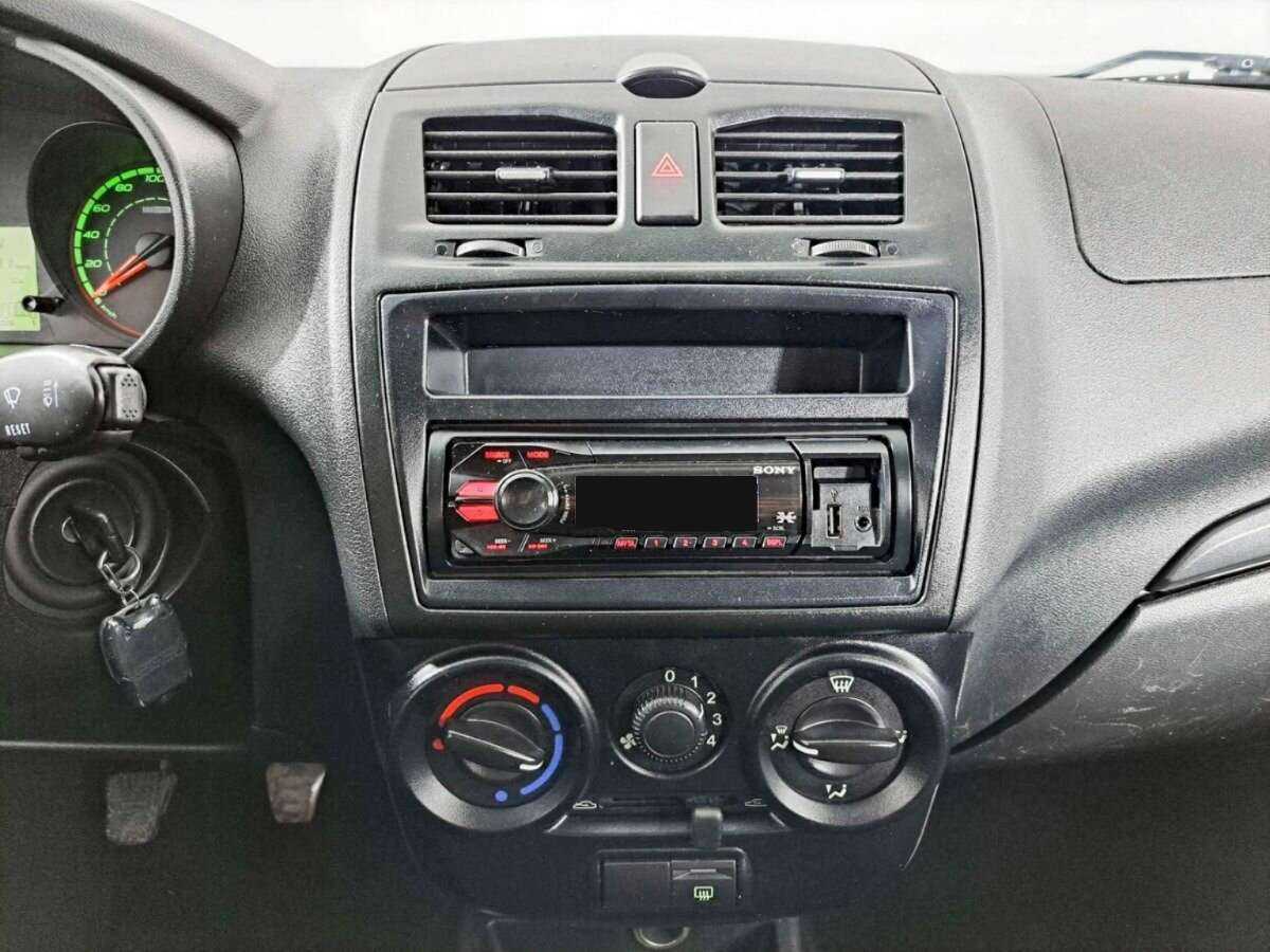 Lada (ВАЗ) Kalina с пробегом — 2015 год. Фото: #12