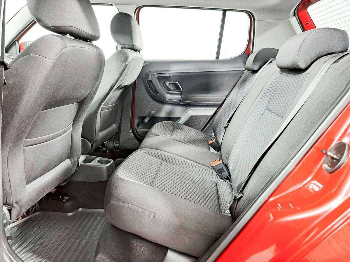 Skoda Fabia с пробегом — 2010 год. Фото: #9