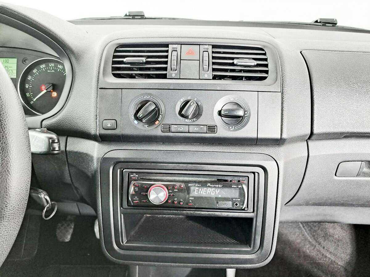 Skoda Fabia с пробегом — 2010 год. Фото: #12