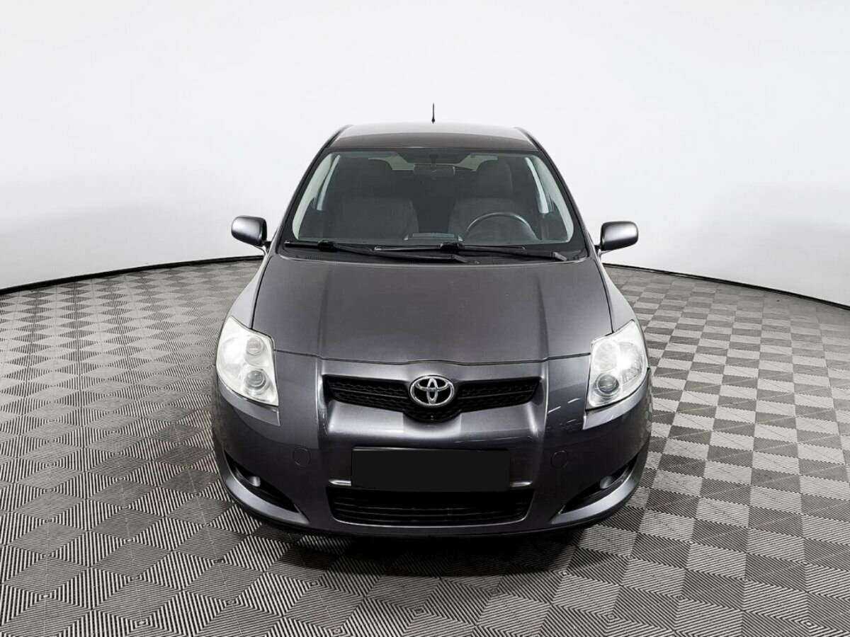 Toyota Auris с пробегом — 2008 год. Фото: #1