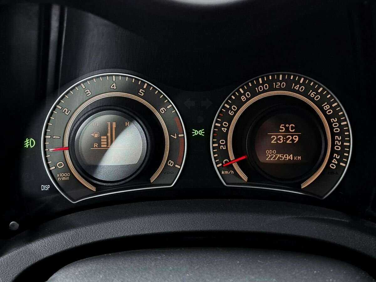 Toyota Auris с пробегом — 2008 год. Фото: #10